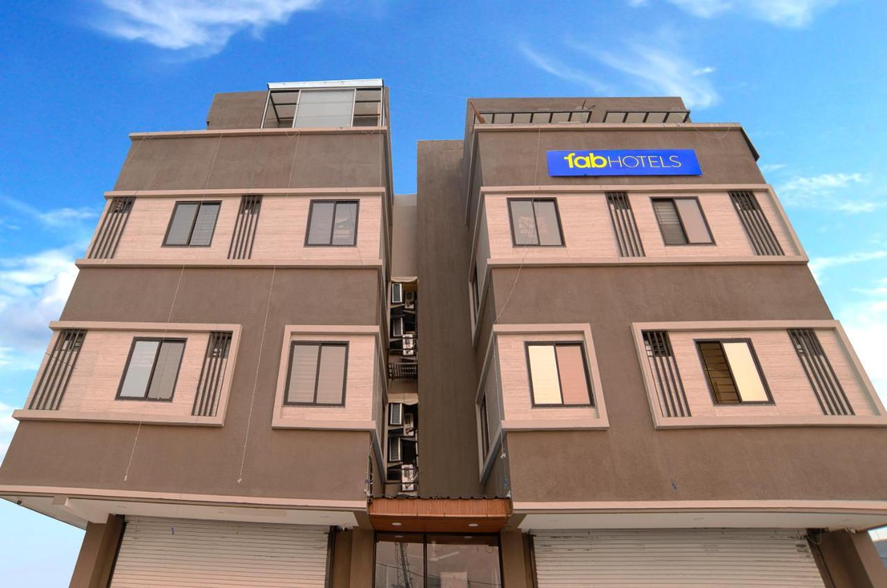 Fabhotel Dev'S Inn 印多尔 外观 照片