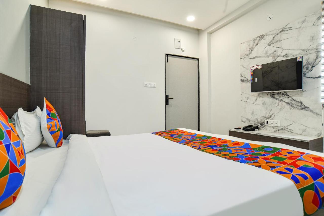 Fabhotel Dev'S Inn 印多尔 外观 照片