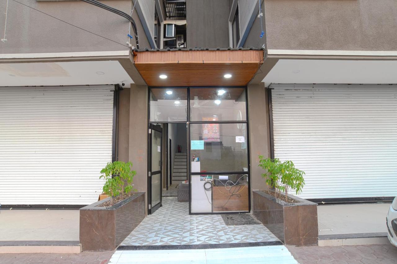Fabhotel Dev'S Inn 印多尔 外观 照片